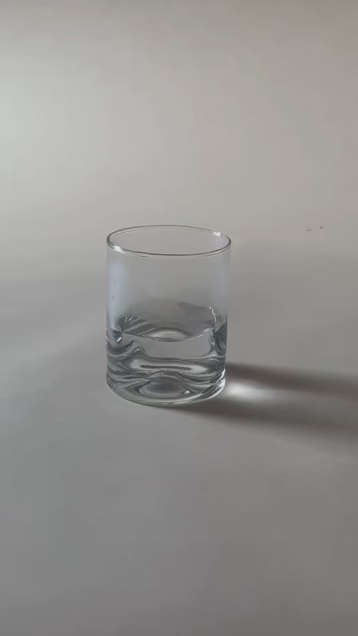 A video demonstrating how to froth tea latte powder.