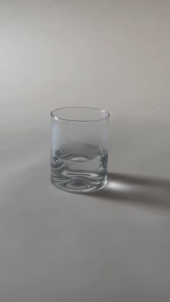 A video demonstrating how to froth tea latte powder.